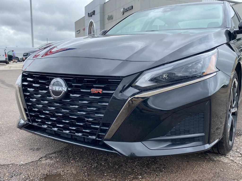 used 2023 Nissan Altima car, priced at $21,570