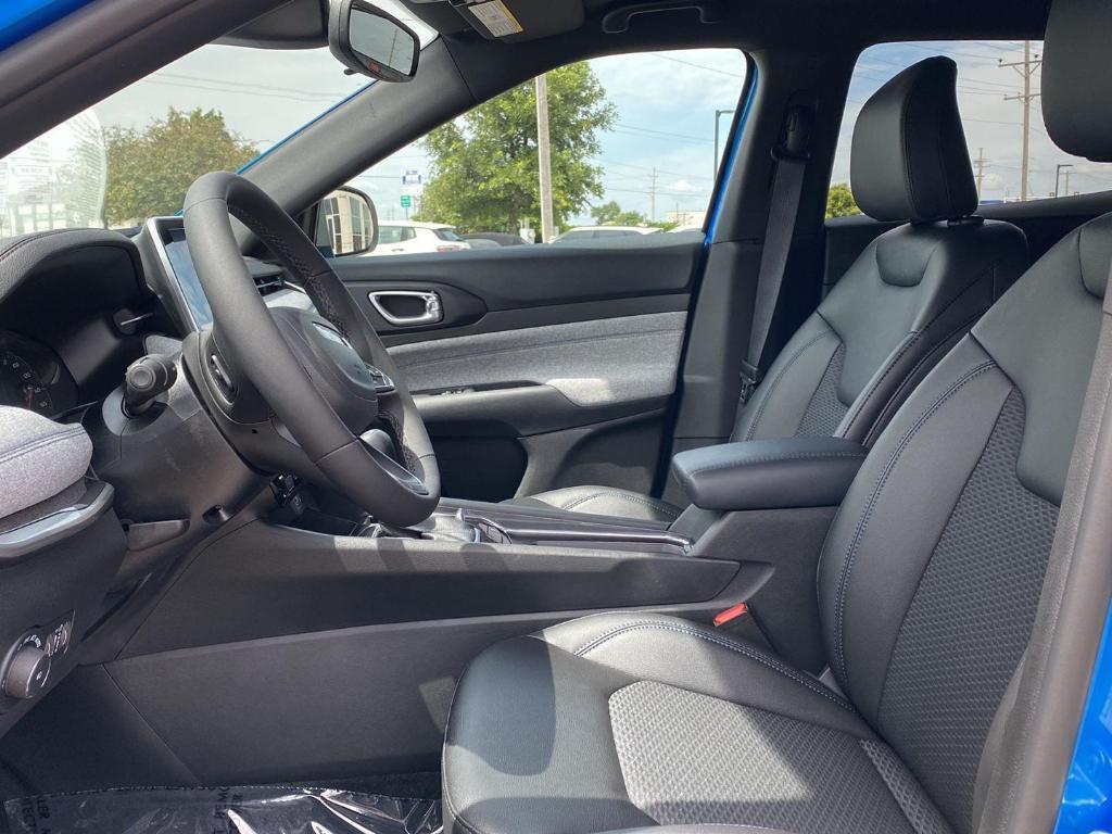 new 2025 Jeep Compass car, priced at $28,556