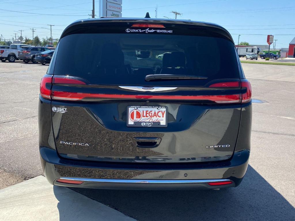 used 2023 Chrysler Pacifica car, priced at $27,706