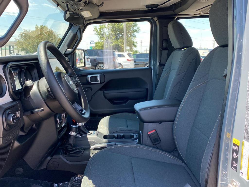 new 2025 Jeep Gladiator car, priced at $40,460