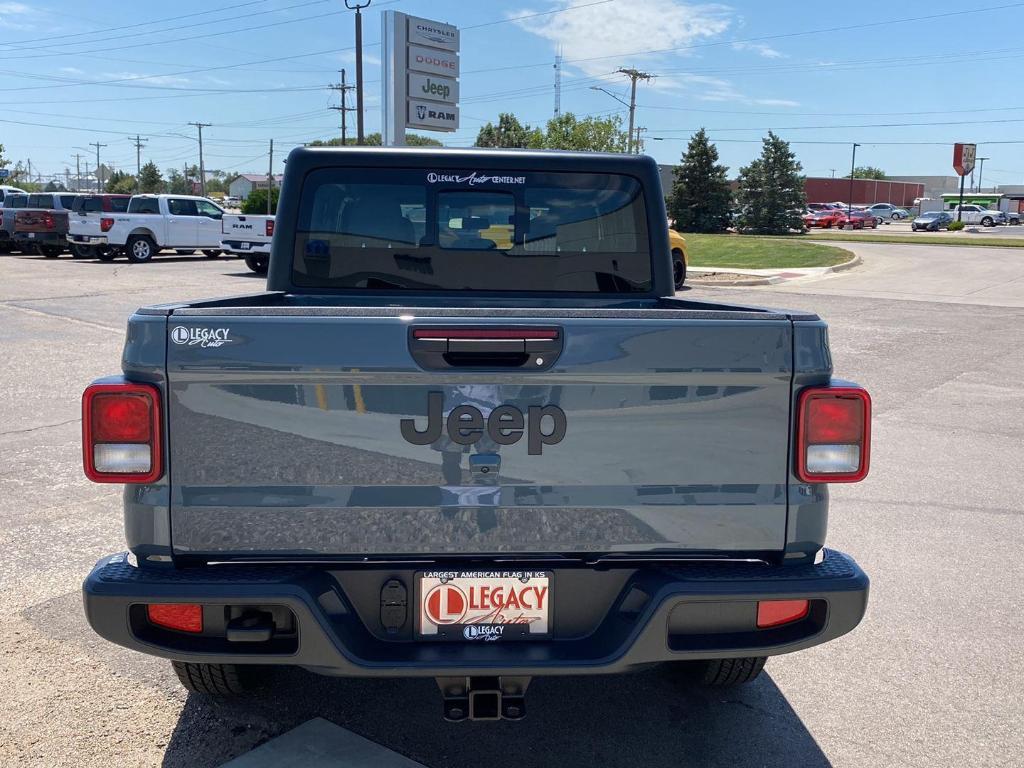 new 2025 Jeep Gladiator car, priced at $40,460