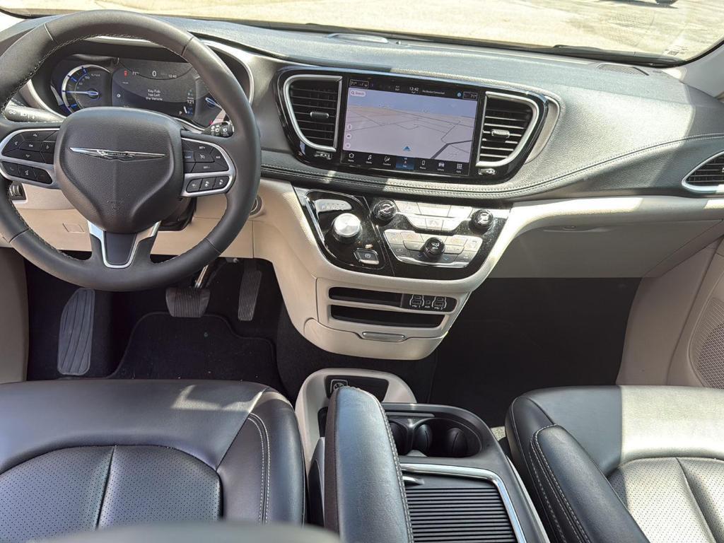 used 2024 Chrysler Pacifica Hybrid car, priced at $33,143