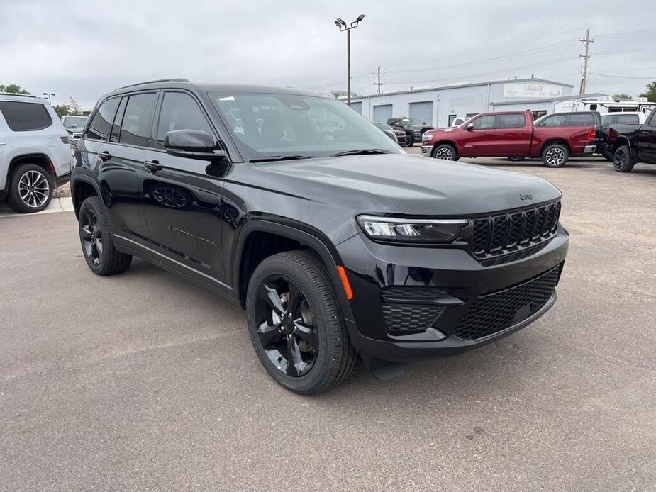 new 2024 Jeep Grand Cherokee car, priced at $38,175