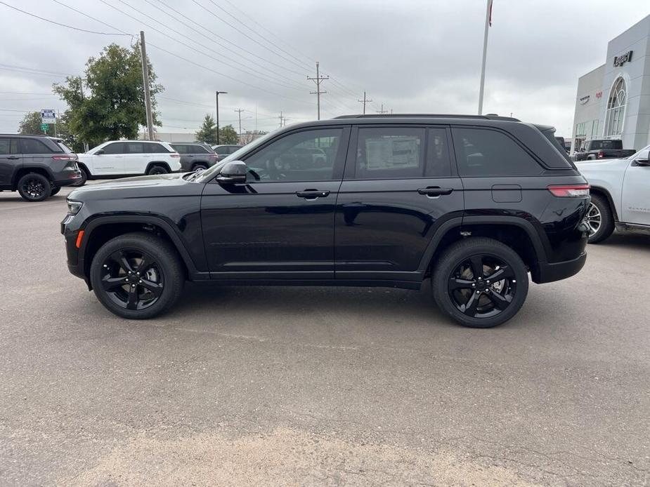 new 2024 Jeep Grand Cherokee car, priced at $38,175