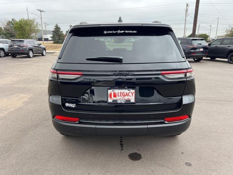 new 2024 Jeep Grand Cherokee car, priced at $38,175