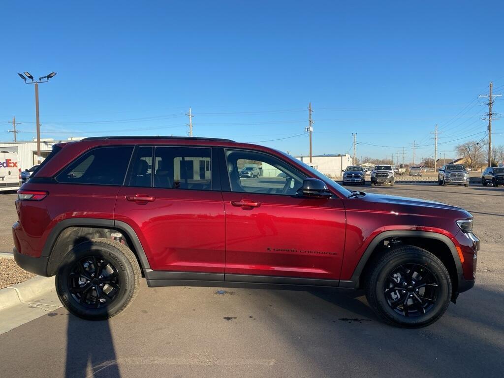 new 2025 Jeep Grand Cherokee car, priced at $40,030