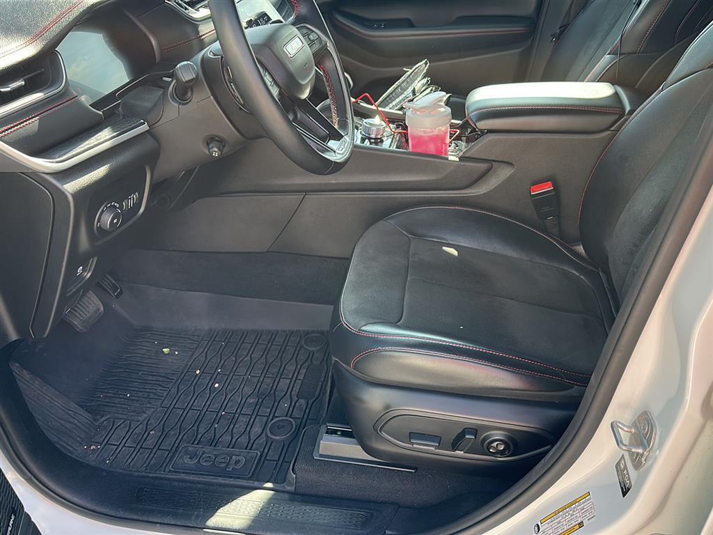 used 2022 Jeep Grand Cherokee car, priced at $34,916