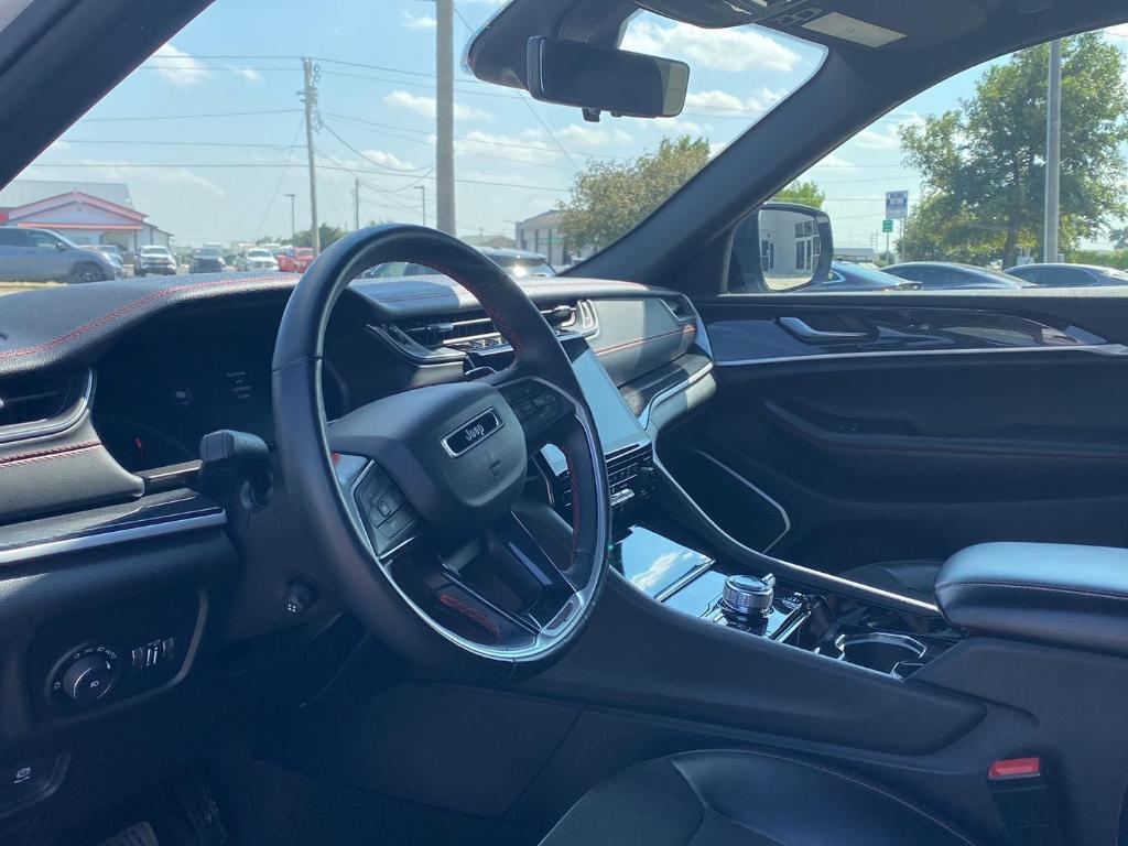 used 2022 Jeep Grand Cherokee car, priced at $32,312