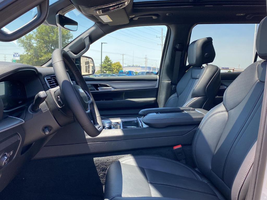 new 2025 Jeep Wagoneer car, priced at $73,928
