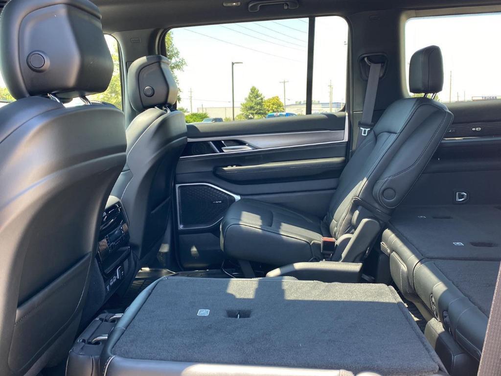 new 2025 Jeep Wagoneer car, priced at $73,928