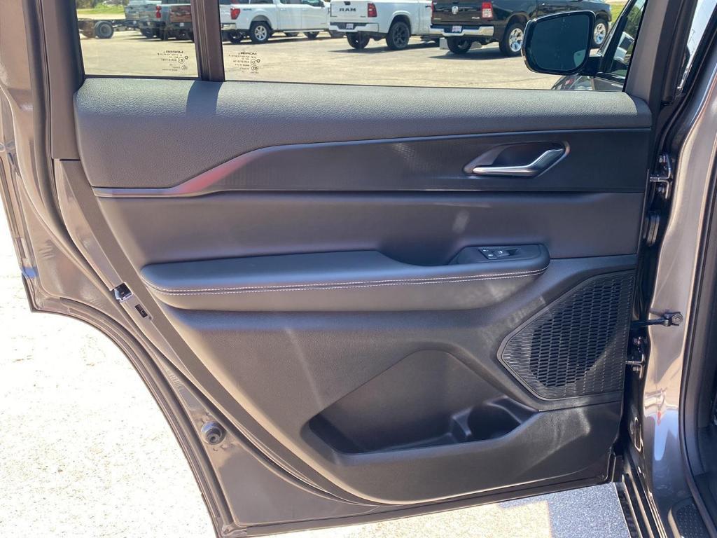 new 2025 Jeep Grand Cherokee L car, priced at $43,165