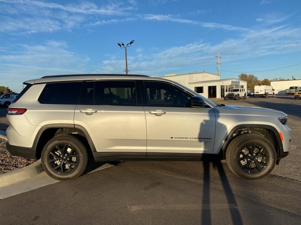 new 2025 Jeep Grand Cherokee L car