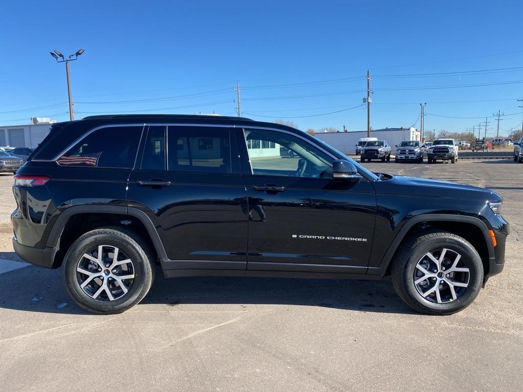 new 2025 Jeep Grand Cherokee car, priced at $41,795