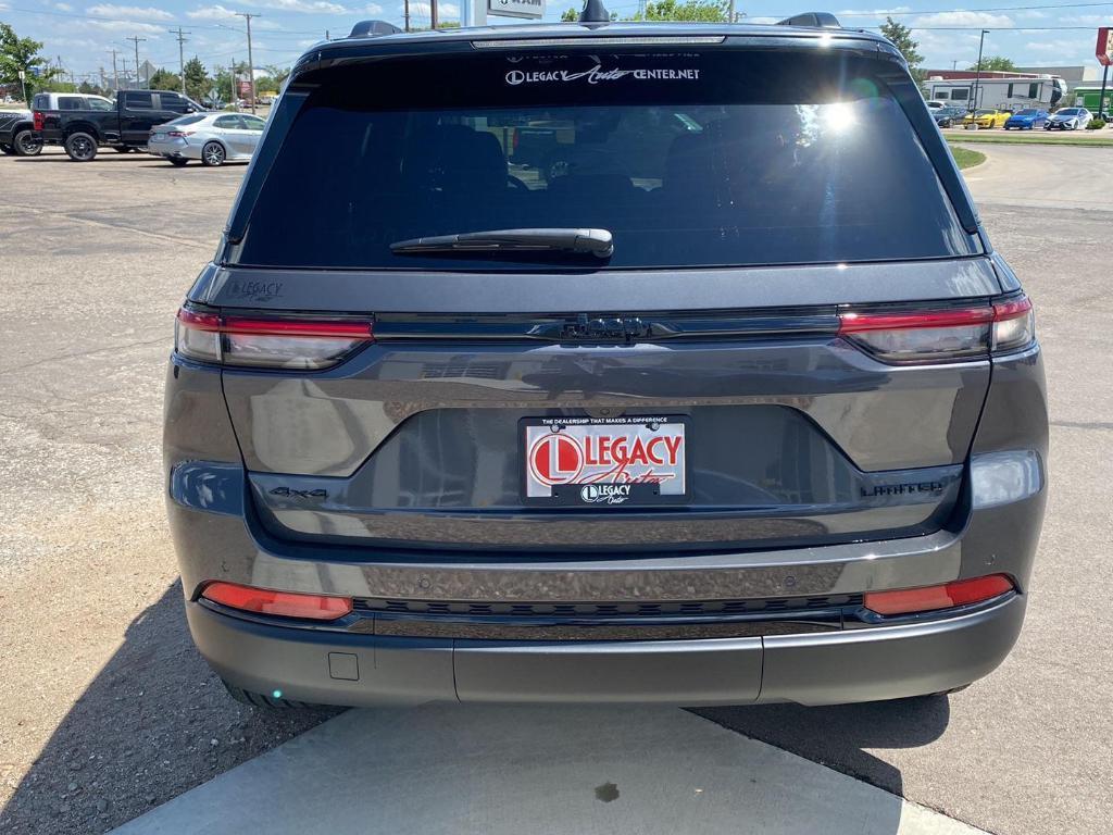new 2025 Jeep Grand Cherokee car, priced at $45,535