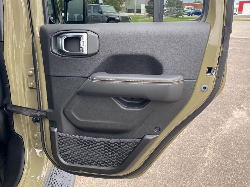 new 2025 Jeep Gladiator car, priced at $46,823