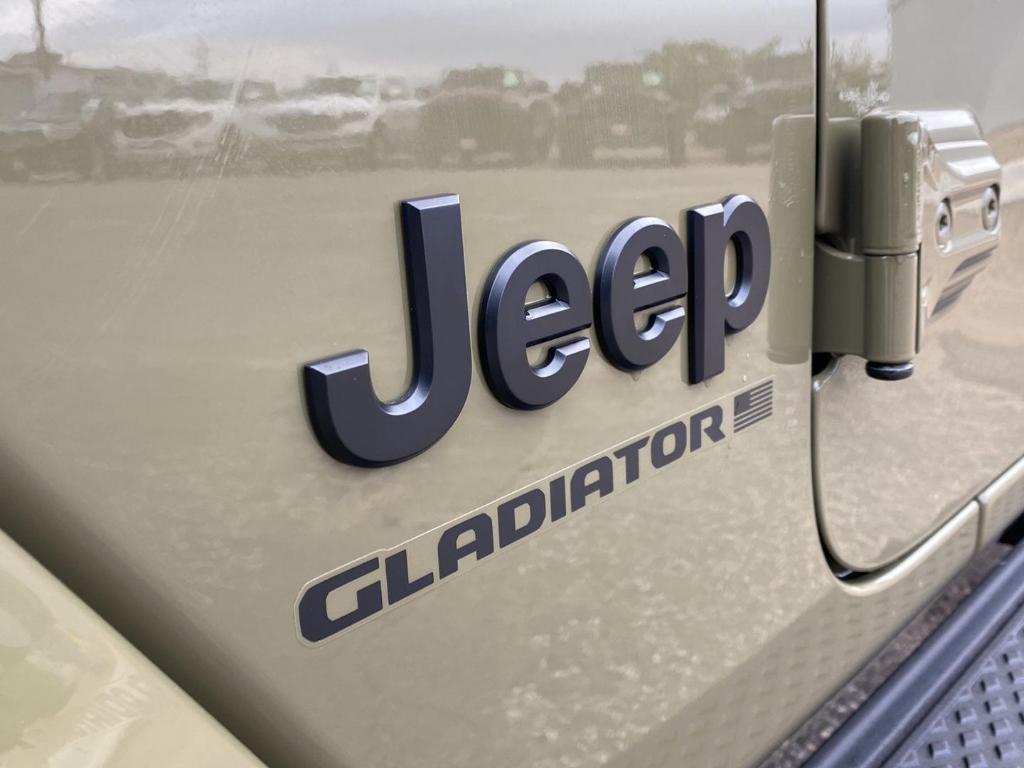 new 2025 Jeep Gladiator car, priced at $46,823