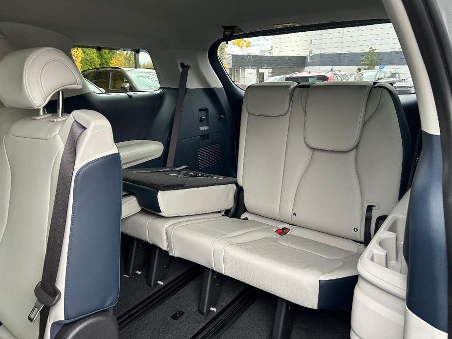 new 2025 Kia Carnival car, priced at $41,958