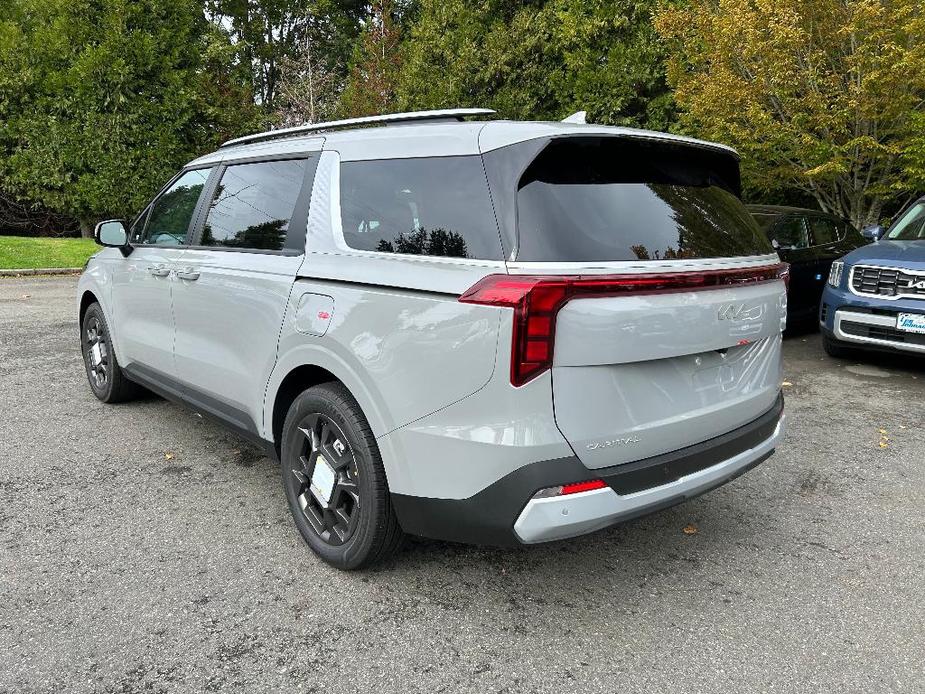 new 2025 Kia Carnival car, priced at $44,348