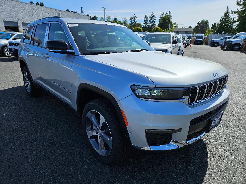 new 2024 Jeep Grand Cherokee L car, priced at $56,907