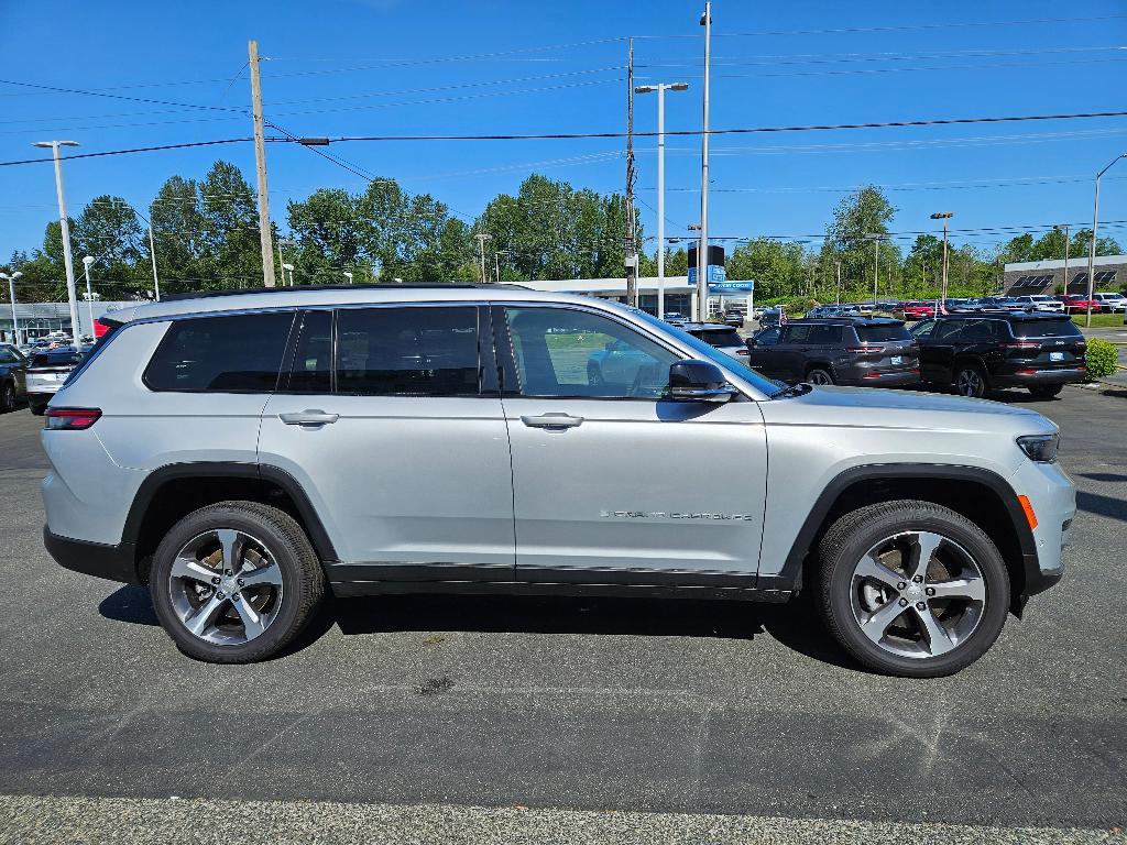 new 2024 Jeep Grand Cherokee L car, priced at $45,230