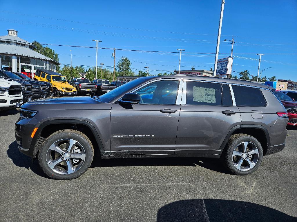 new 2024 Jeep Grand Cherokee L car, priced at $56,907