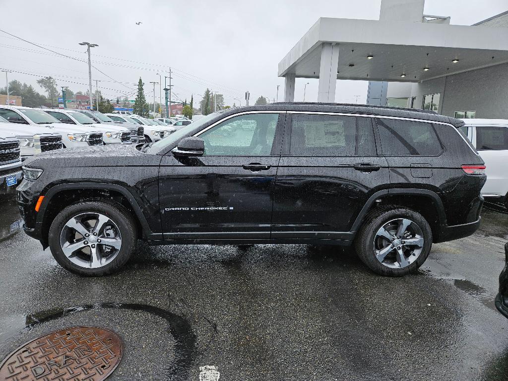 new 2024 Jeep Grand Cherokee L car, priced at $55,985