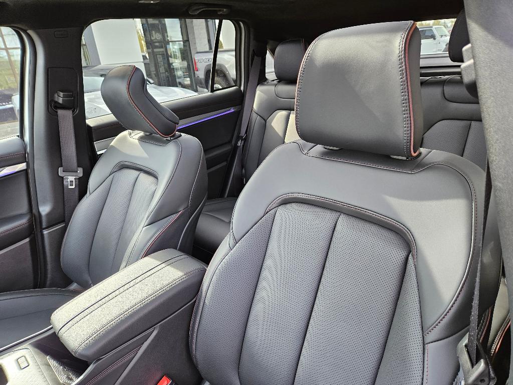 new 2025 Jeep Wagoneer S car