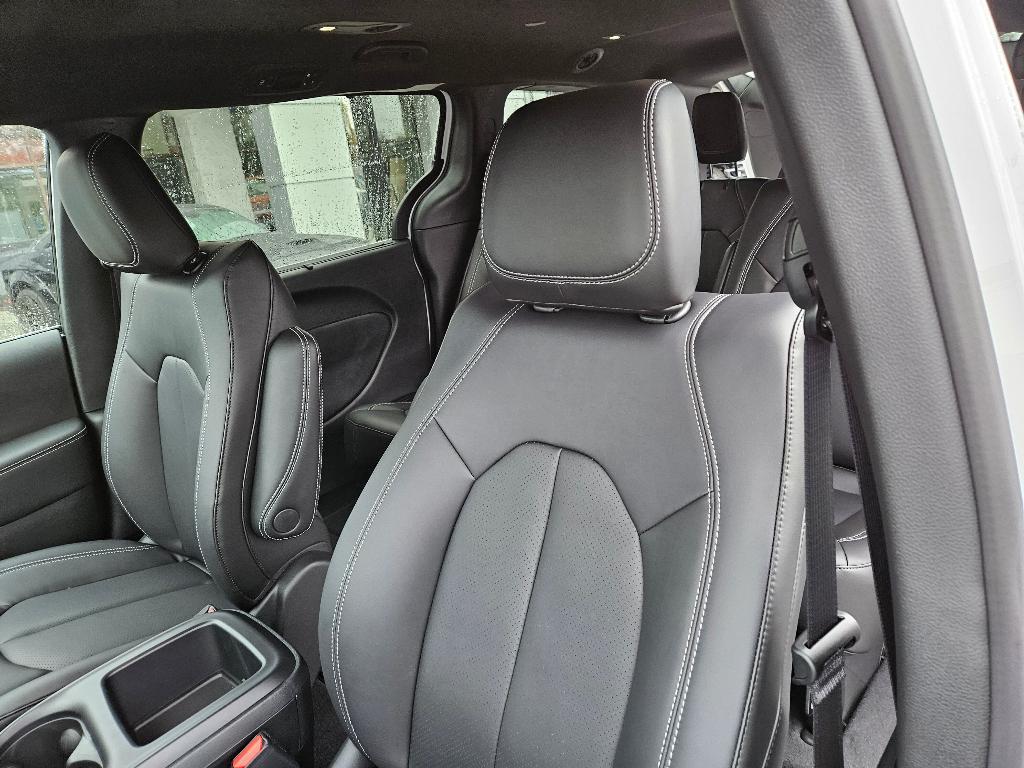 new 2026 Chrysler Pacifica car, priced at $44,635
