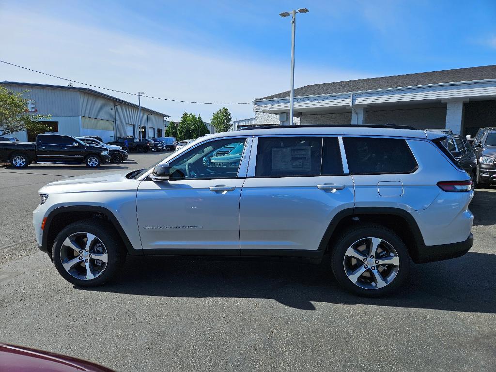 new 2024 Jeep Grand Cherokee L car, priced at $56,907