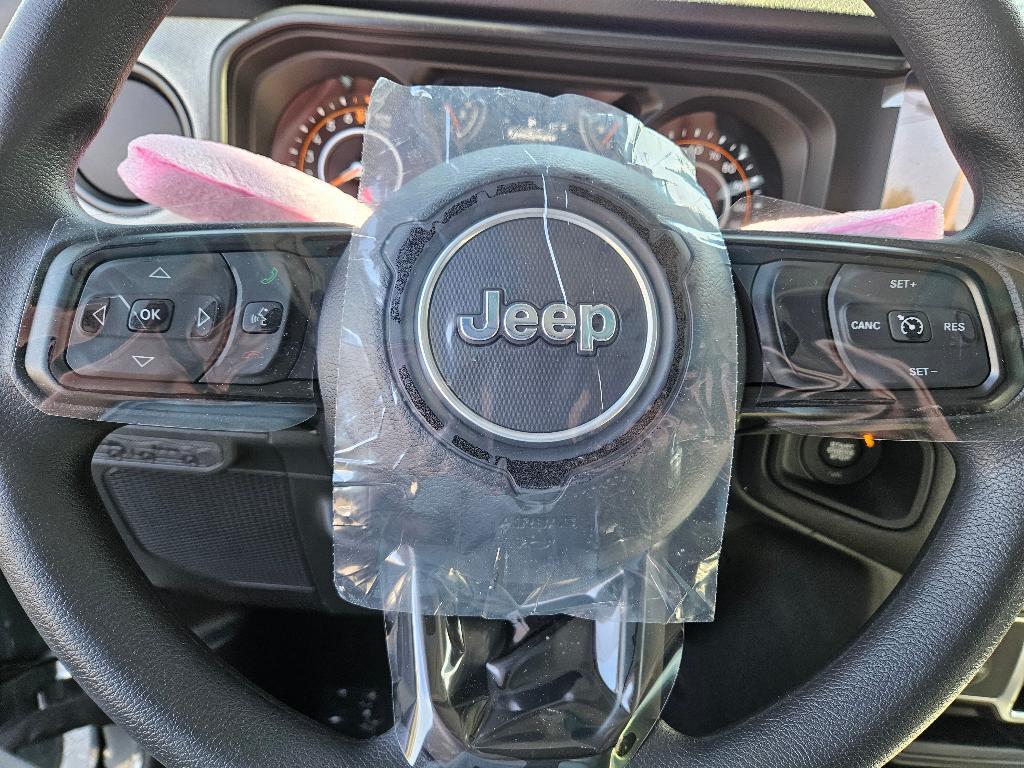 new 2025 Jeep Gladiator car, priced at $42,475