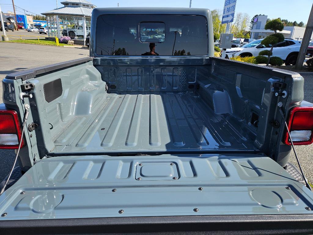 new 2025 Jeep Gladiator car, priced at $42,475