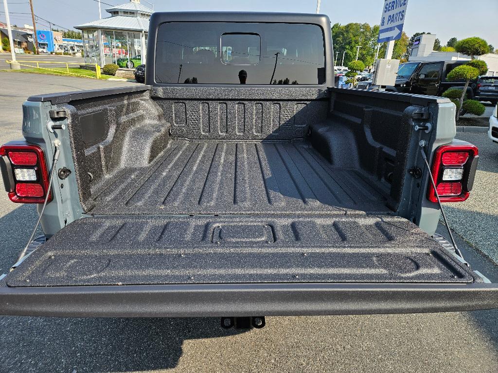 new 2025 Jeep Gladiator car, priced at $47,910