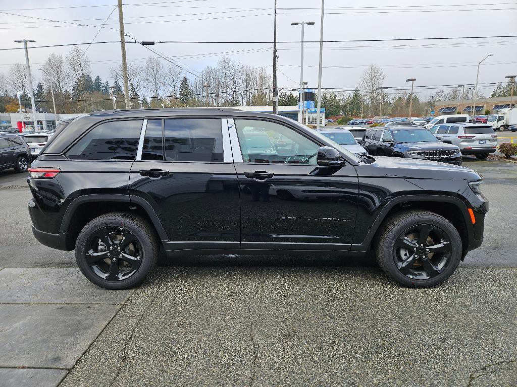 new 2025 Jeep Grand Cherokee car, priced at $49,170