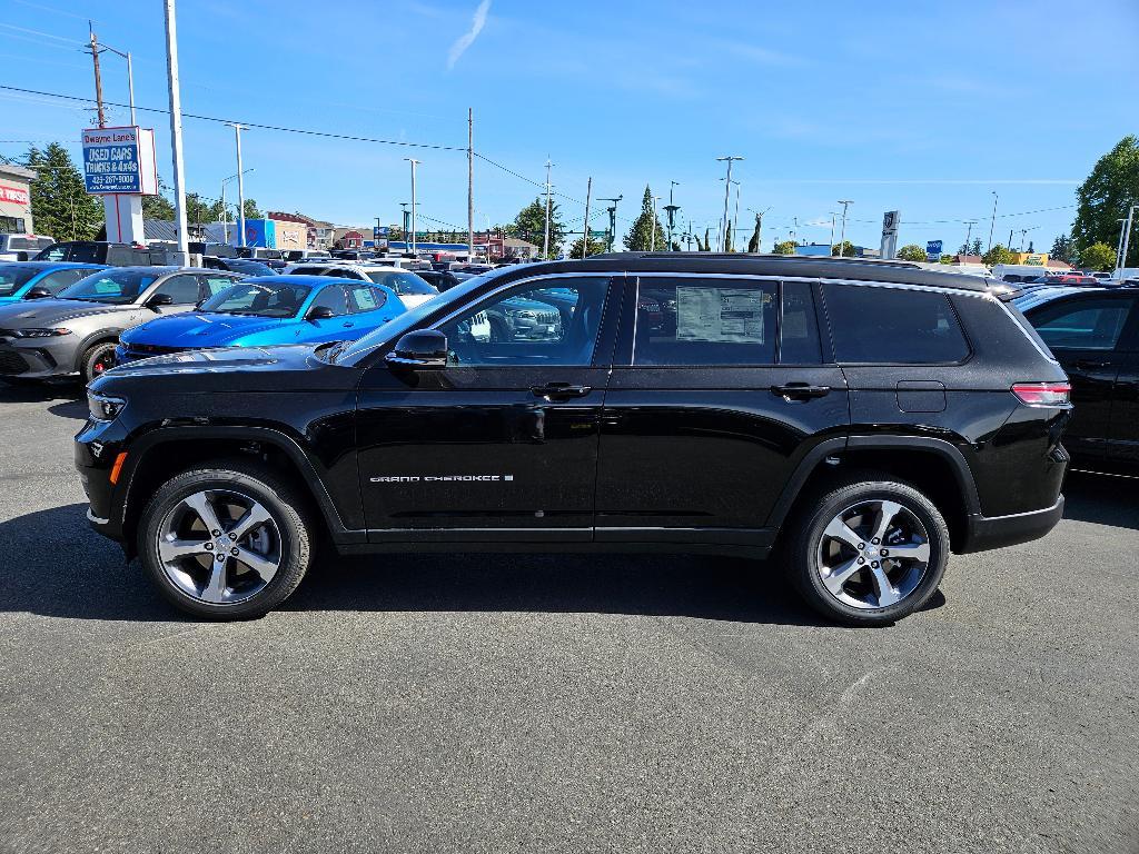 new 2024 Jeep Grand Cherokee L car, priced at $48,485