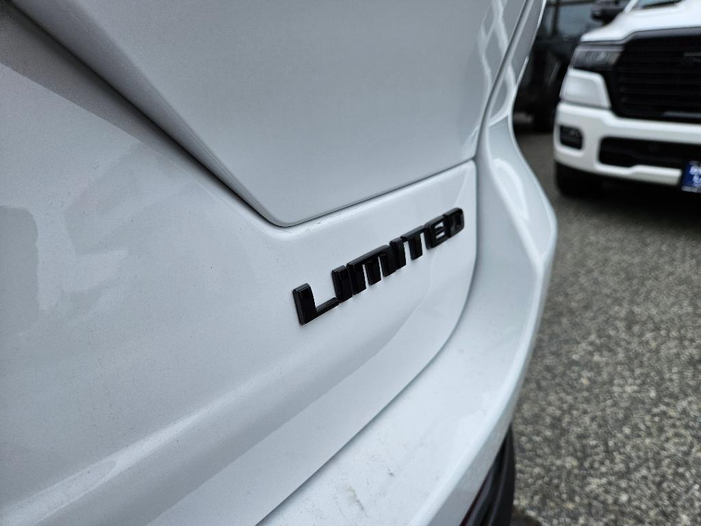 new 2025 Jeep Grand Cherokee car, priced at $43,935