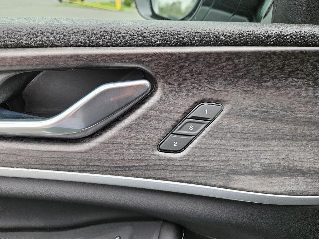new 2025 Jeep Grand Cherokee car, priced at $43,935