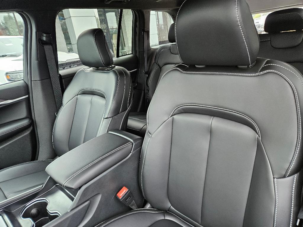 new 2025 Jeep Grand Cherokee car, priced at $43,935