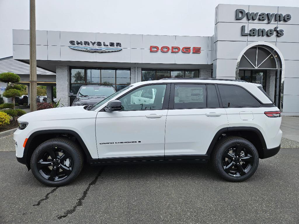 new 2025 Jeep Grand Cherokee car, priced at $43,935