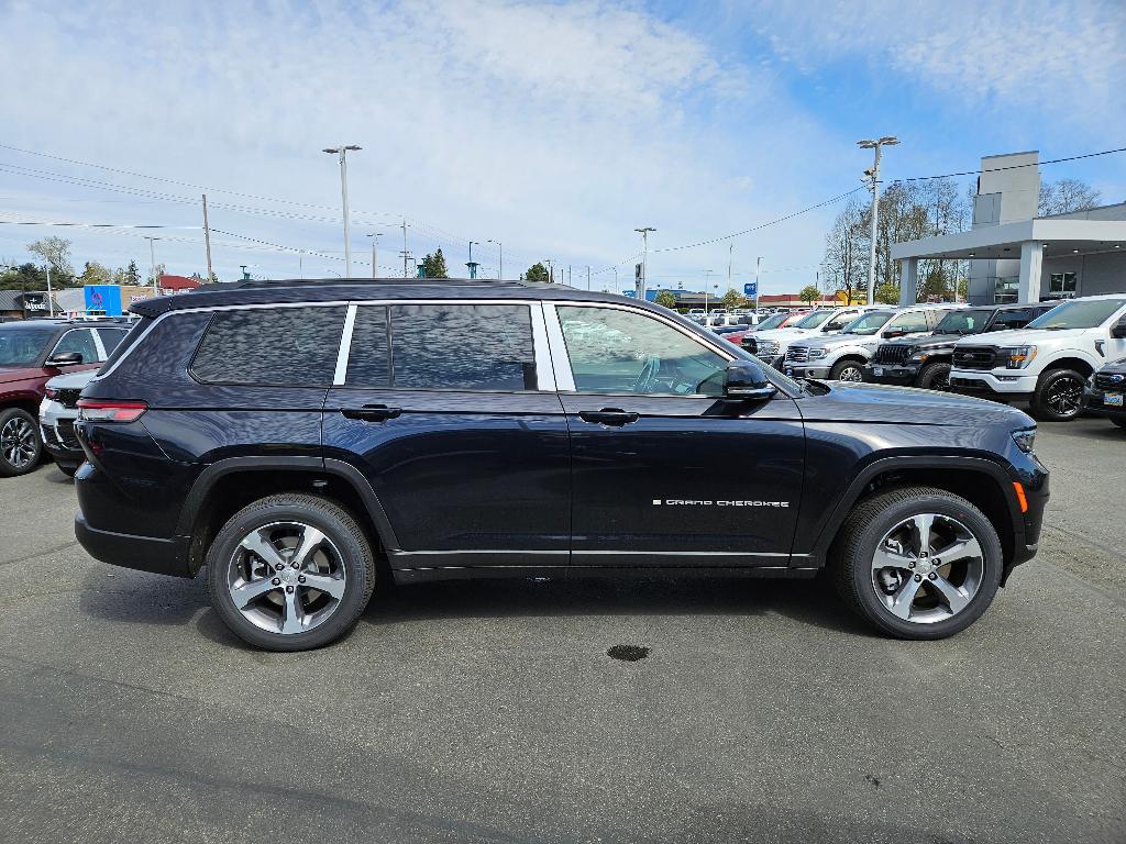 new 2024 Jeep Grand Cherokee L car, priced at $56,907