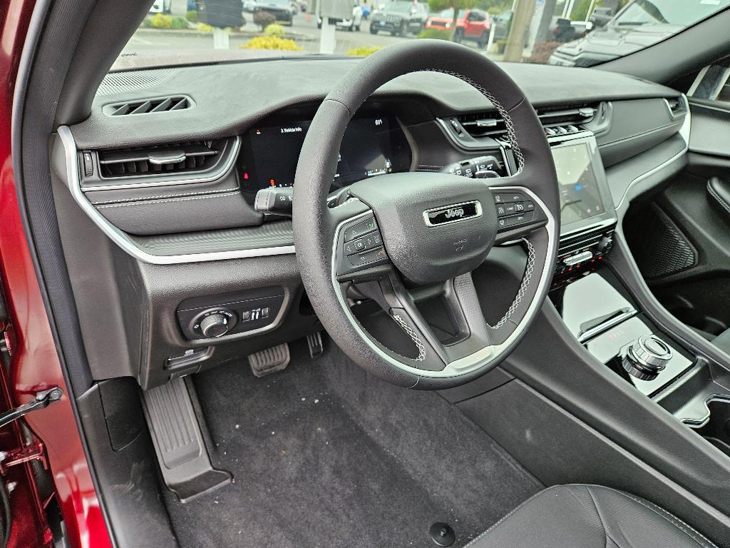 new 2025 Jeep Grand Cherokee car, priced at $36,920