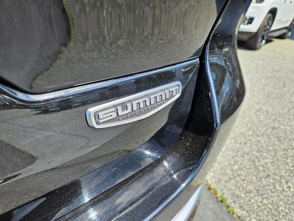 used 2022 Jeep Grand Cherokee car, priced at $42,970