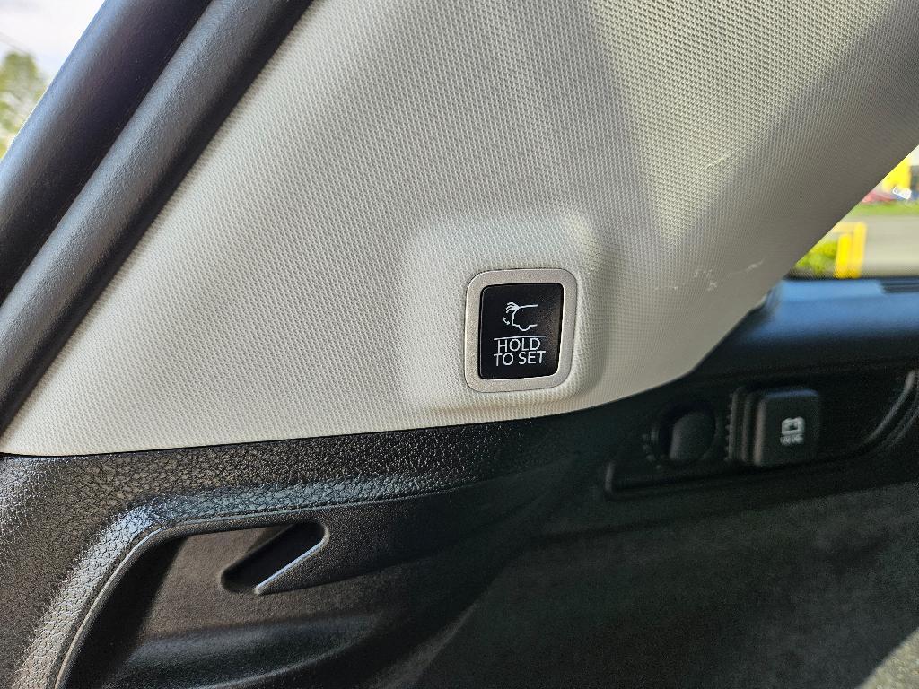 used 2022 Jeep Grand Cherokee car, priced at $42,970