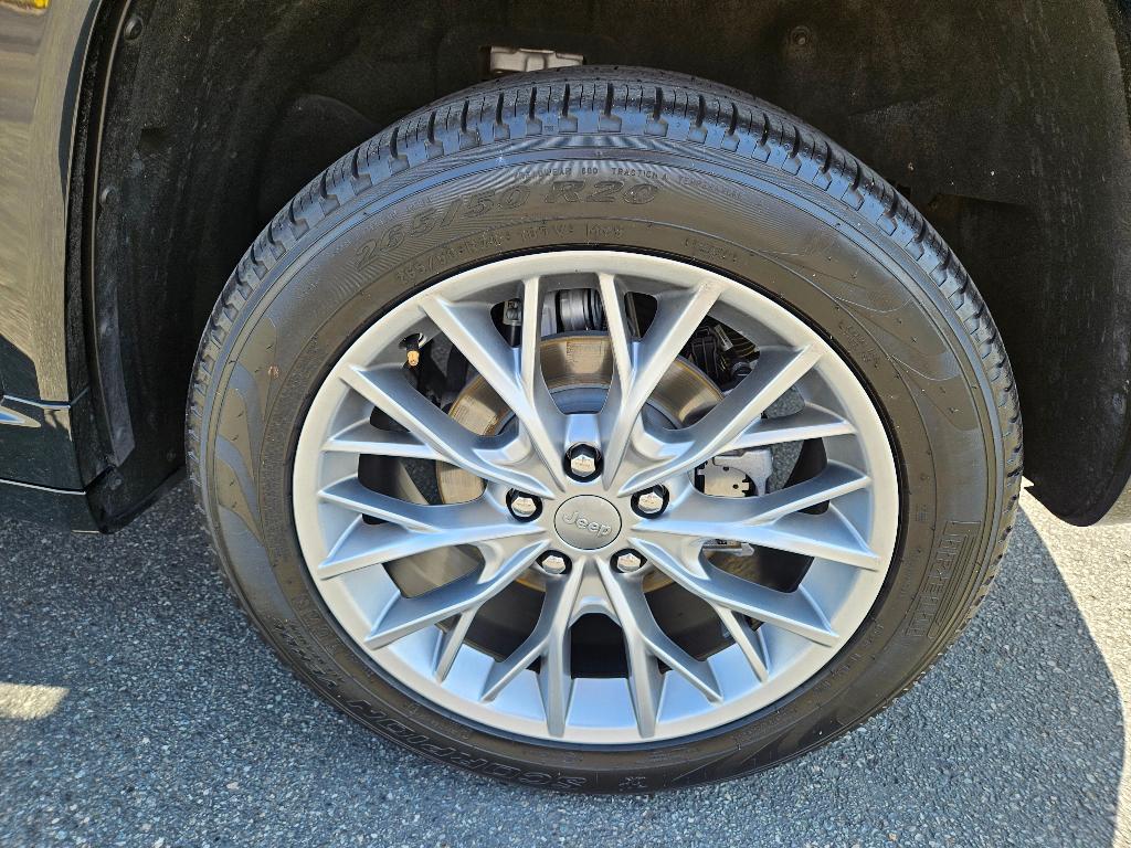 used 2022 Jeep Grand Cherokee car, priced at $42,970