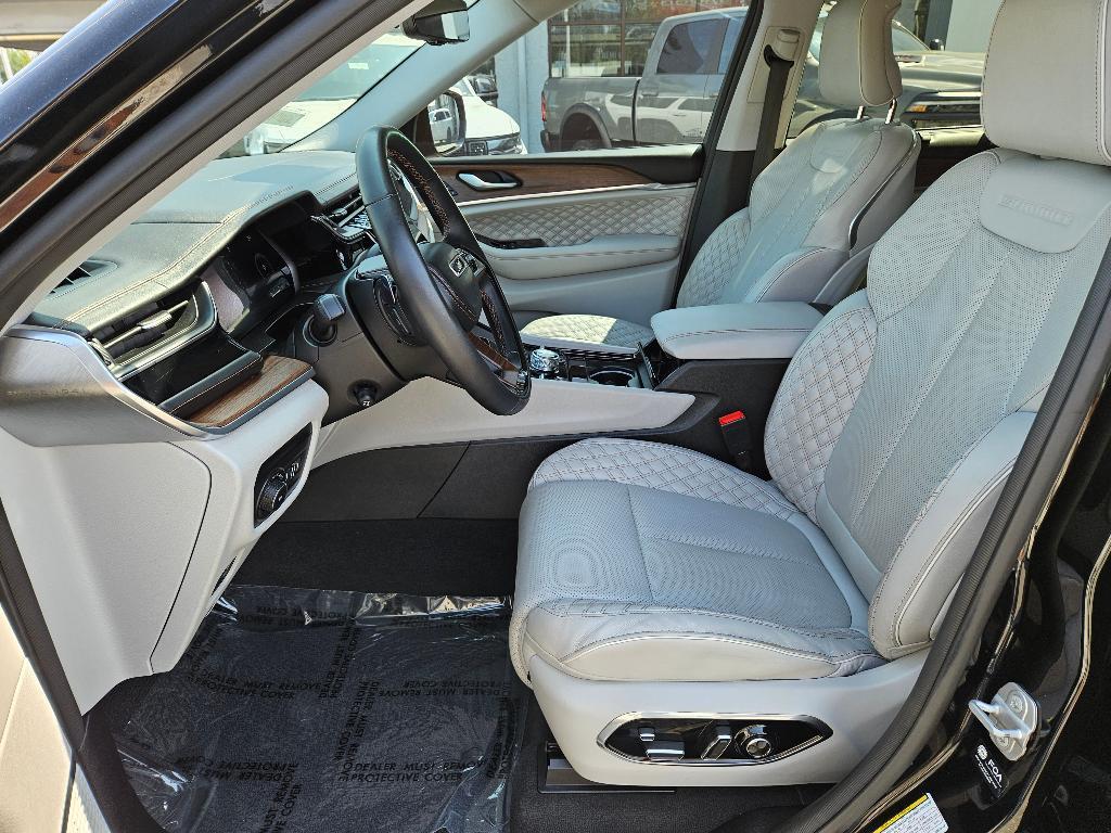used 2022 Jeep Grand Cherokee car, priced at $42,970