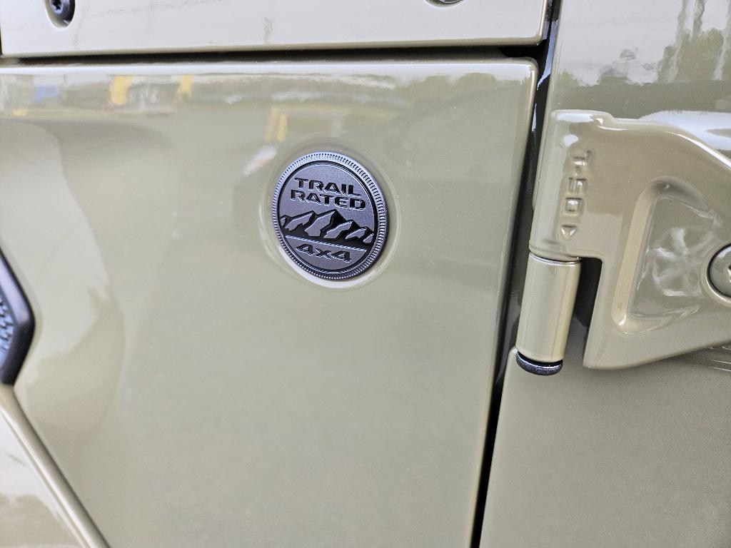 new 2025 Jeep Gladiator car, priced at $45,749