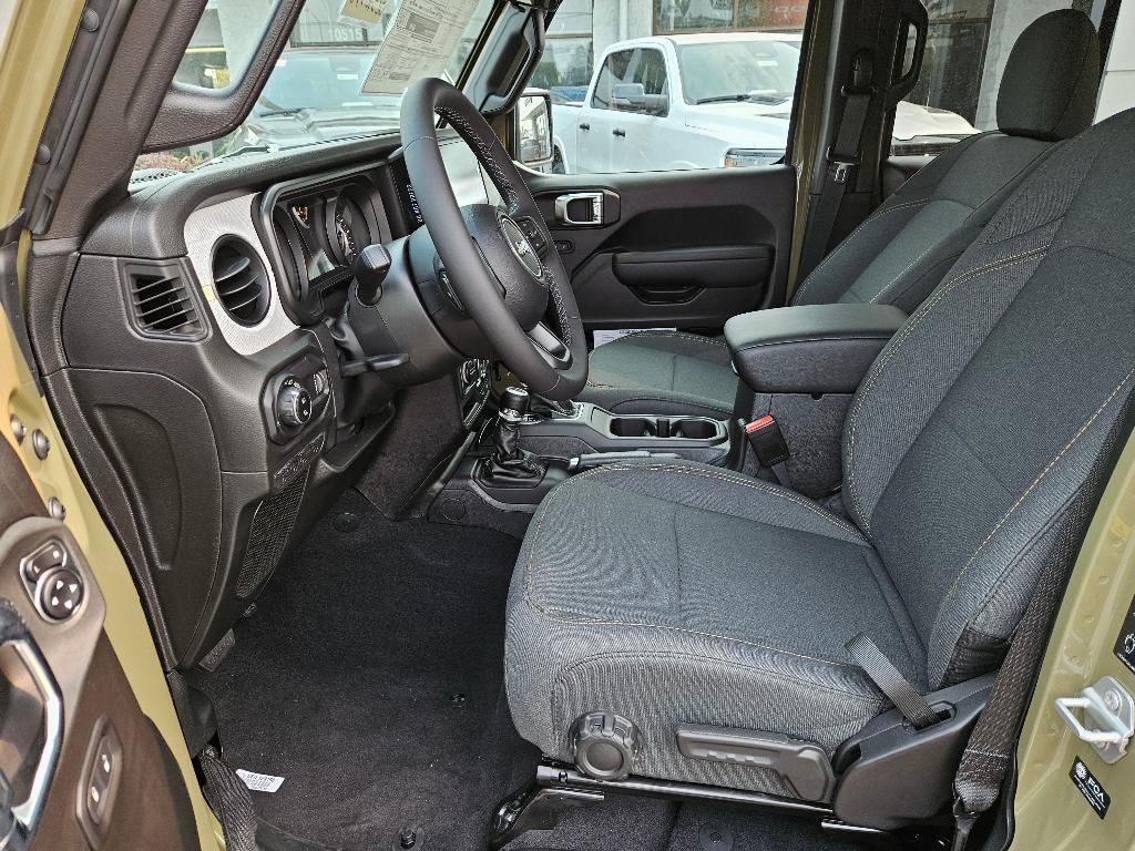 new 2025 Jeep Gladiator car, priced at $45,749
