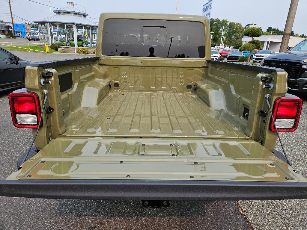 new 2025 Jeep Gladiator car, priced at $45,749