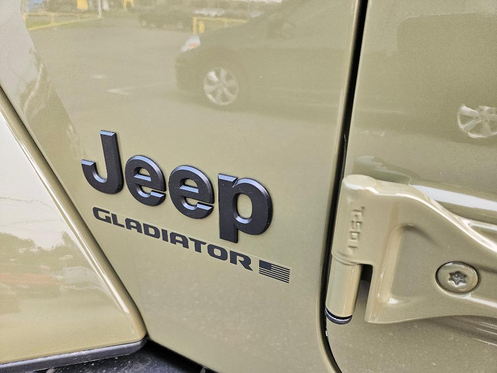 new 2025 Jeep Gladiator car, priced at $45,749