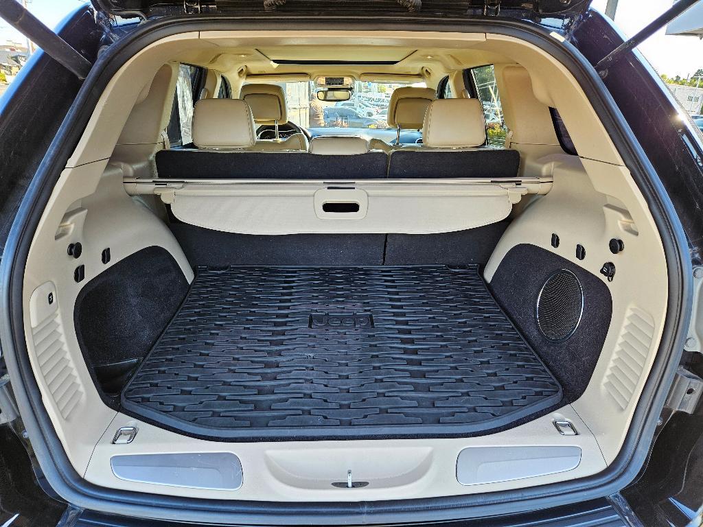 used 2017 Jeep Grand Cherokee car, priced at $18,770