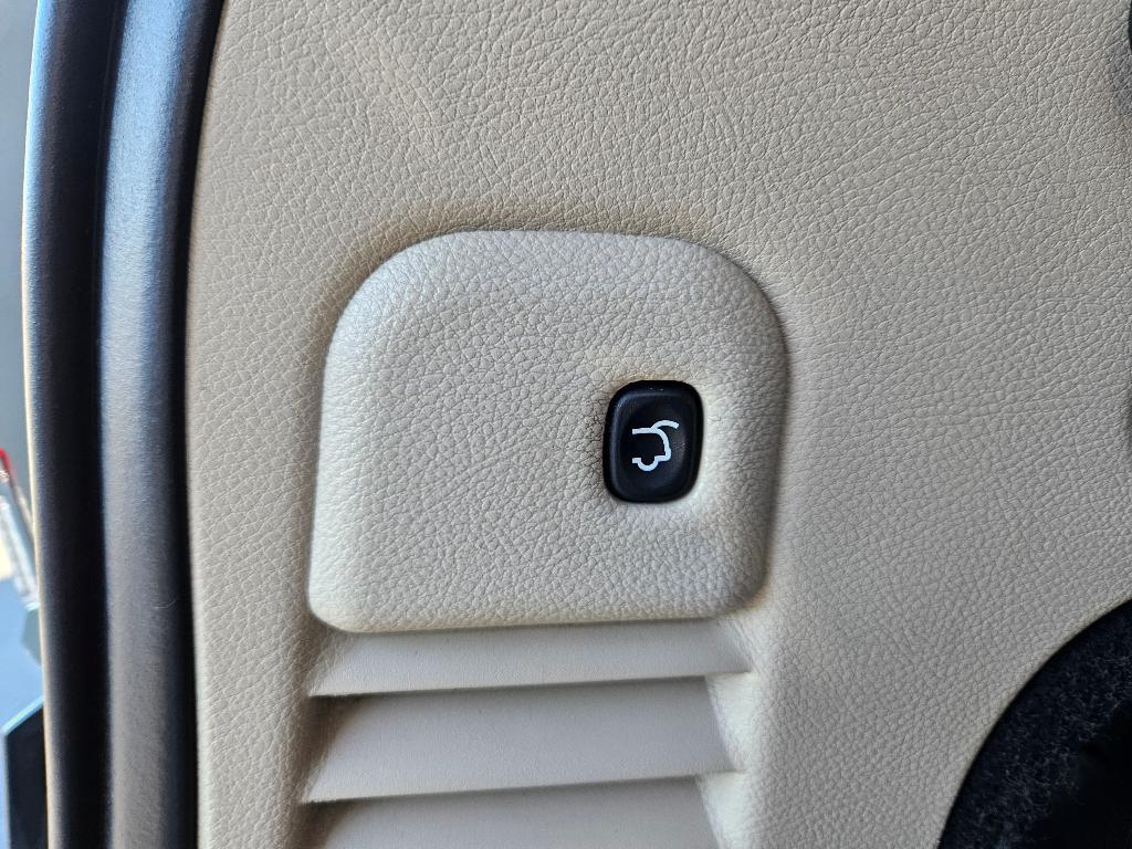 used 2017 Jeep Grand Cherokee car, priced at $18,770